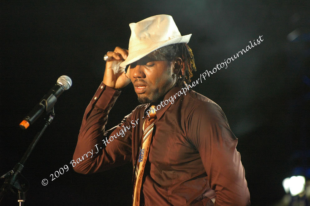 Da'ville @ Reggae Sumfest 2009 - International Night 2 - Reggae Sumfest 2009,Catherine Hall, Montego Bay, St. James, Jamaica W.I. - Saturaday, July 25, 2009 - Reggae Sumfest 2009, July 19 - 25, 2009 - Photographs by Net2Market.com - Barry J. Hough Sr. Photojournalist/Photograper - Photographs taken with a Nikon D70, D100, or D300 - Negril Travel Guide, Negril Jamaica WI - http://www.negriltravelguide.com - info@negriltravelguide.com...!